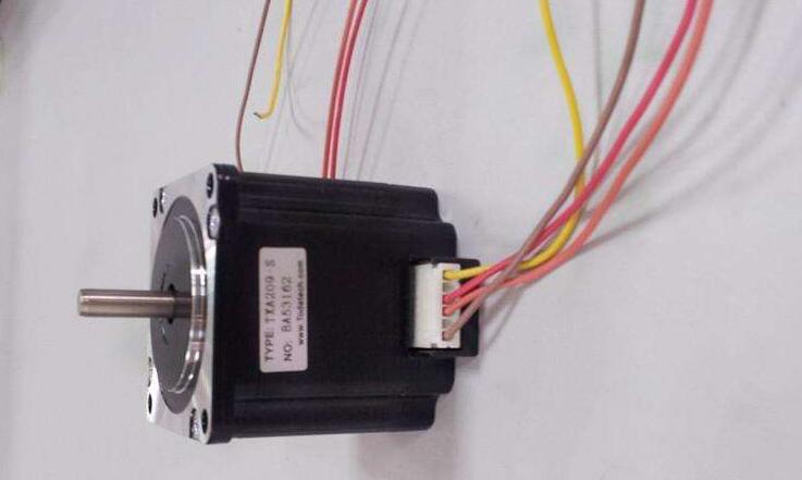 [步進(jìn)電機(jī)驅(qū)動(dòng)器]步進(jìn)電機(jī)接到驅(qū)動(dòng)器時(shí)該注意的事項(xiàng)